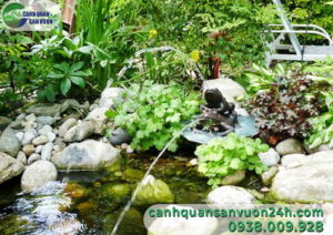 nhung-voi-phun-nuoc-tao-nen-net-doc-dao-cho-san-vuon